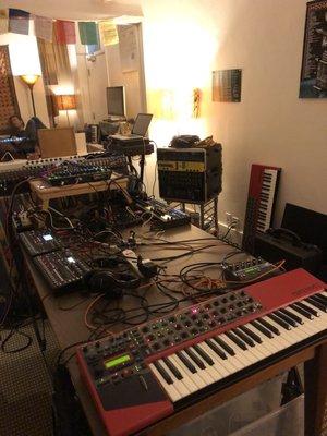 NoiSeBuRgeR Analog Synth Lab