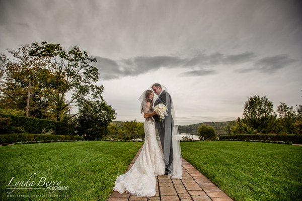 Wedding Photography at Lake House Inn Perkasie Pa Wedding Photography by Lynda Berry