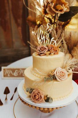 The BEST wedding cakes in Albany/Leesburg!