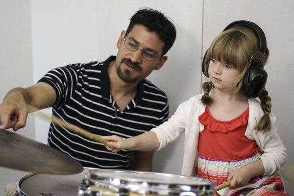 Drum lessons for kids and adults! All music styles--learn to drum to the music you love!