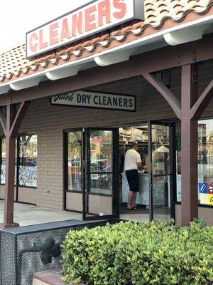 Dutch Dry Cleaners. Minutes from Promenade TEMECULA and Old Town TEMECULA.