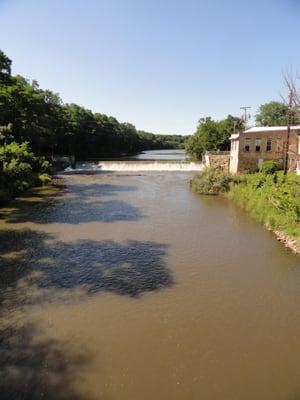 Southern Wisconsin tubing canoeing and kayaking on the river in Albany WI and Brodhead WI