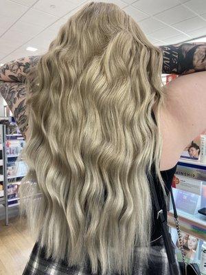 Total Blonde & Extensions