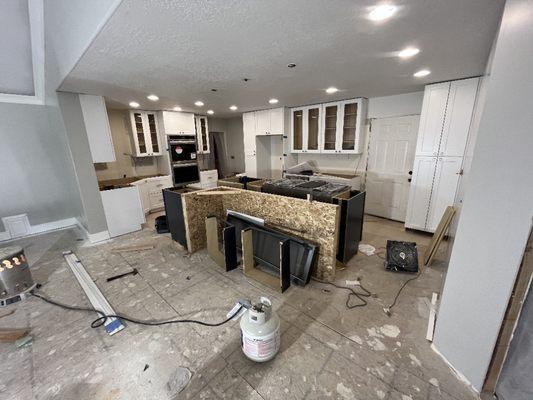 Kitchen cabinet install Bountiful