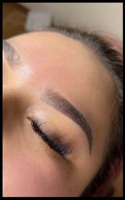 Ombré powder brows