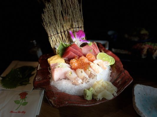 Chirashi by Matt.