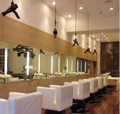 Upbeat, sleek, comfortable oasis, perfect for feeling pampered. Love this salon.