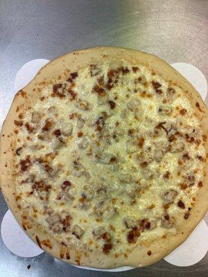 Hand tossed chicken bacon ranch pizza