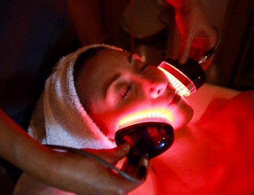 Microcurrent with LED therapy improves facial tone and diminishes fine lines. Skin looks instantly  brighter and more firm.