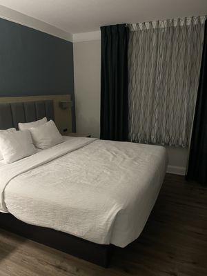 Bed in two room suite