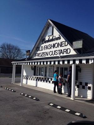 The girls working there are SO sweet. Fun little diner like joint. Closed for the winter (Nov-March).