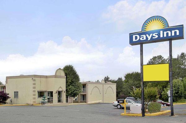 Welcome to the Days Inn Concord