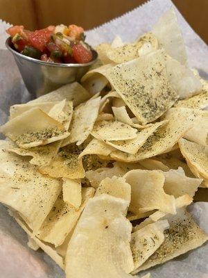 Yuca chips and pico