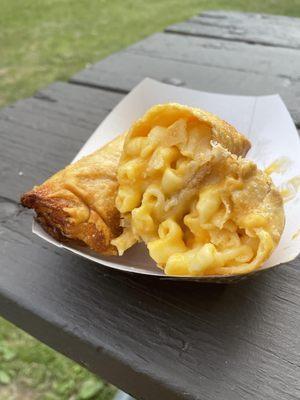 Mac n Cheese Eggrolls