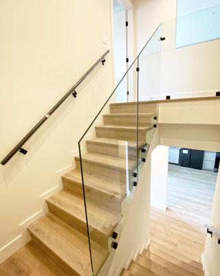 Interior Glass stair railing!