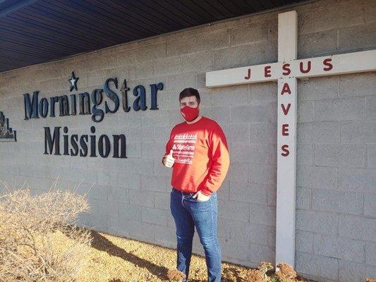 Andrew from my office helped volunteer to  deliver meals to Morning Star Mission recently . We partnered with Jerry's Dogs and More.