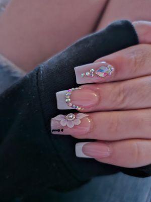 Win Nails and Spa