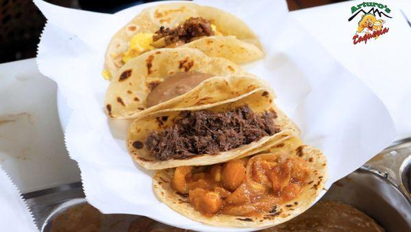 Cuatro Deliciosos Tacos