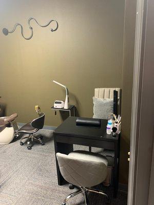 This is the small manicure table but we definitely have a bigger station on the other room.