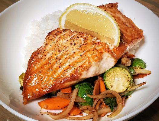 King Salmon, Sticky Rice and Organic sesame stir-fry veggies. Simply delightful.