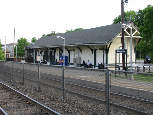 Easy commuting with trains and buses to NYC!