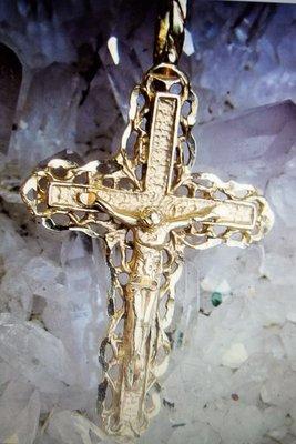 Stolen cross sold to Rama Jewelers on Valley Brook Ave, Lyndhurst, NJ