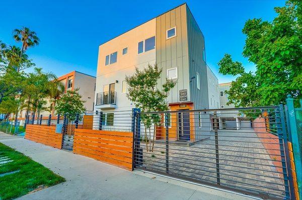 Come home to these Modern Townhomes in Hollywood! - 1242 N Beachwood Dr
 Los Angeles, CA 90038