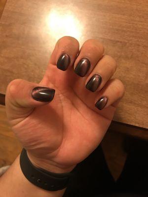 Cat-Eyes Manicure