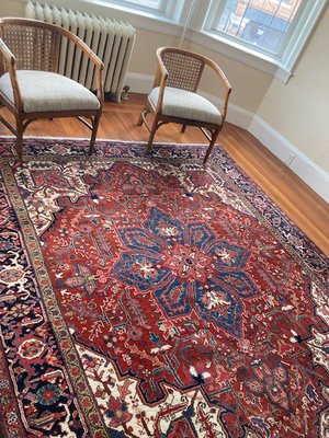 Genuine Heriz rug 
Size: 7.9ft x 8.9ft