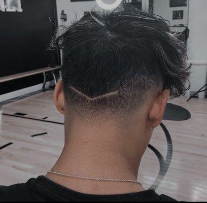 Low-fade w/design