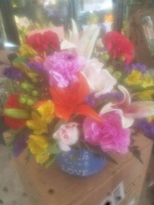 THANK YOU RANDI AND SUNSHINE BLOSSOMS FOR THE LOVING KINDNESS AND CARE THAT YOU DISPLAYED IN THIS BEAUTIFUL BOUQUET OF FLOWERS FOR MY AUNT!