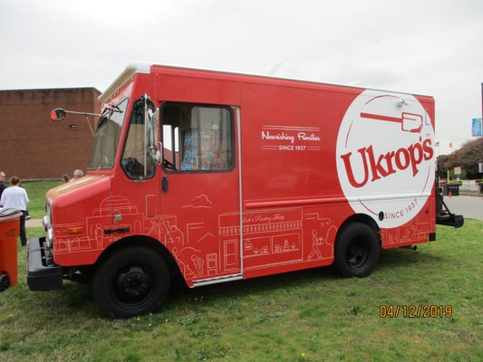 Ukrop's Food Truck: Makes a bold statemennt!