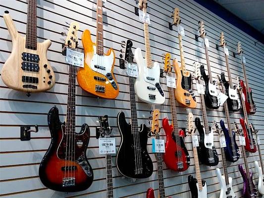 Basses from Fender, Squier, Fodera, Maruszczyk, FBass and more!