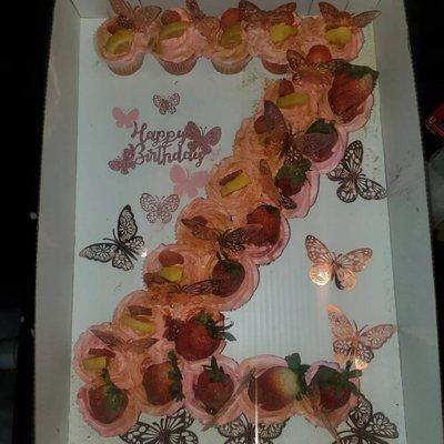 CUSTOME CUPCAKE BOARD