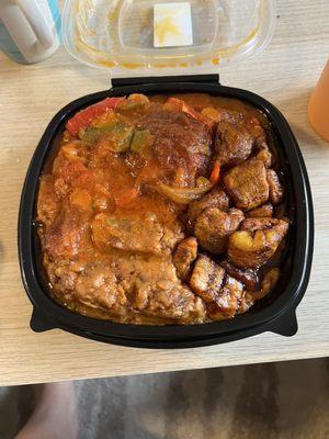 Stewed beans with chicken, plantains