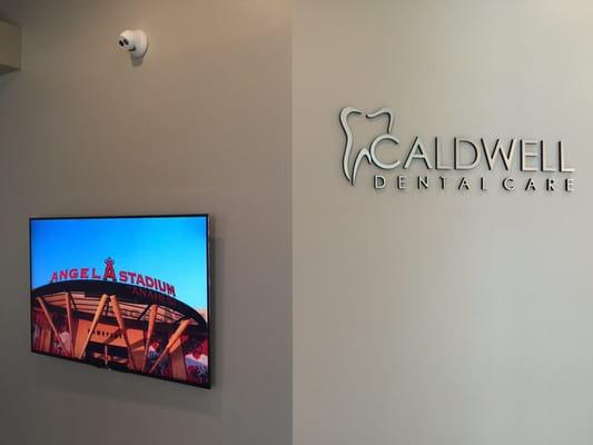 Clean installation of cameras and TVs in a professional dental facility