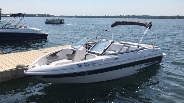 Fantastic boat to rent on Lake Minnetonka