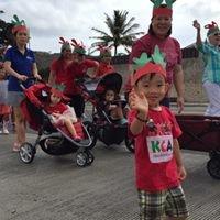 Holiday Parade in Moiliili