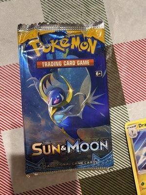 Real Pokémon booster packs don't have ridges on them