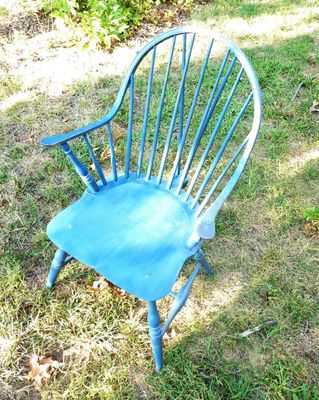 continuous arm Windsor Chair:
Red Oak, White Pine, Maple