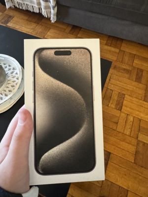 iPhone 15 Pro box