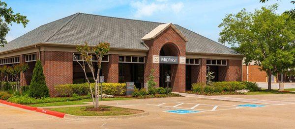 Exterior of MidFirst Bank located at 11122 S Memorial Dr in Bixby, OK.