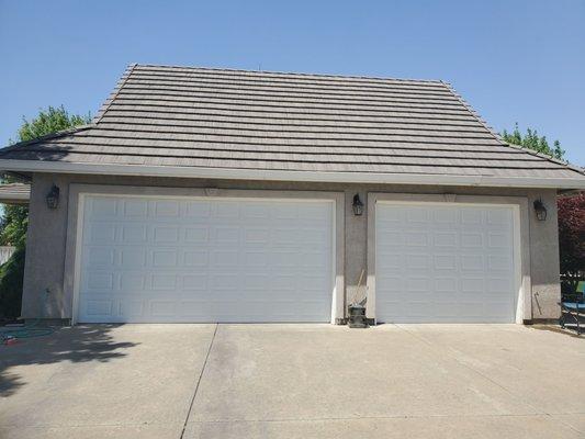 Robbins' Quality Garage Doors