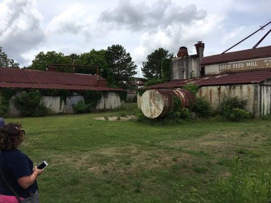 Filing location for opening credits of The Walking Dead S3: Meeting place for Rick & The Governor in E13 "Arrow On The Doorpost"