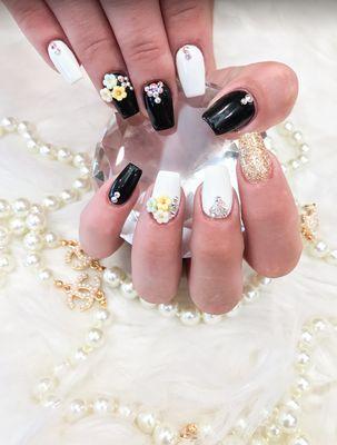 Enjoy nail care services in this season at Friendly Nails Phone:  (304) 241 5432. Find us at 475 Oakland St. #102, Morgantown, WV 26505