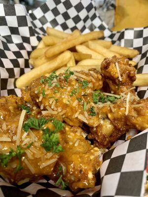 Garlic Parm Wings w/ fries