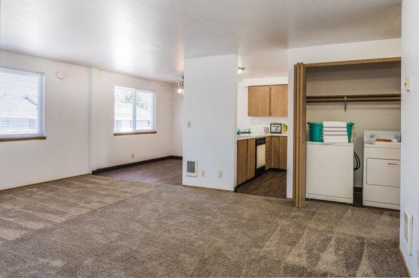 Open kitchen and dinning room.