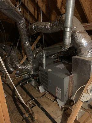 2.5 ton 16 seer comfortmaker gas furnace and coil.