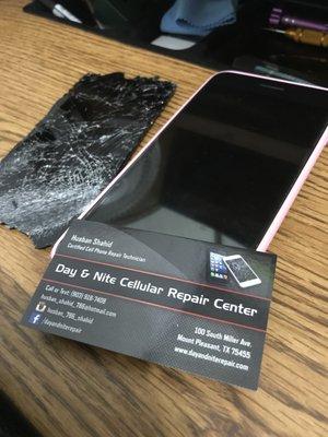 We repair all iPhone screens in less than an hr and offer the best   prices in town!