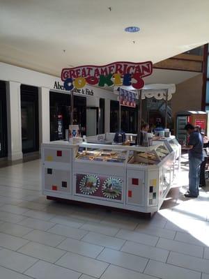 A GAC kiosk located in the @HamiltonPlaceTN mall